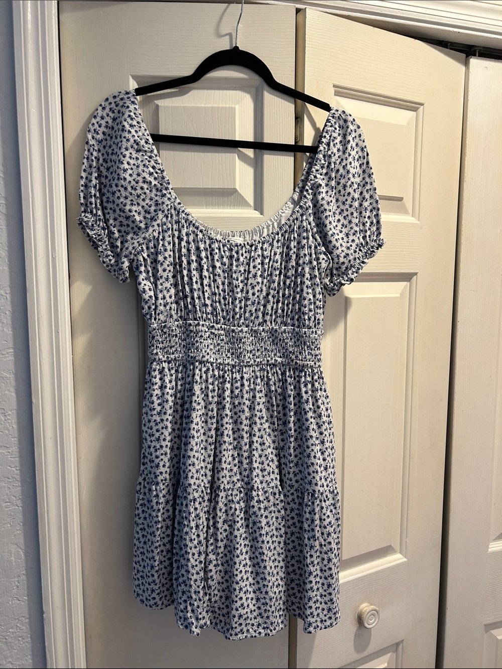 Holster size L Blue Floral Smocked Waist Romper